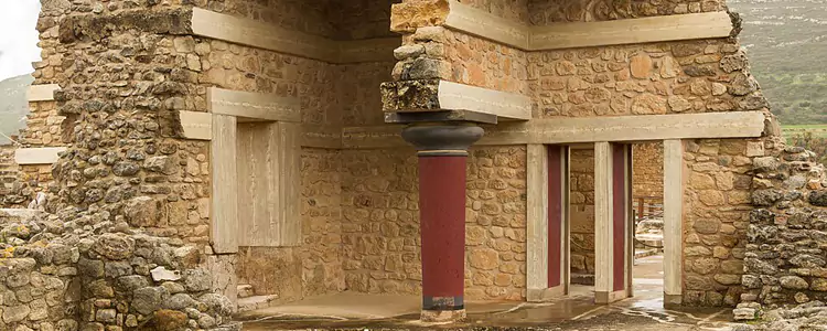 South propylaeum of the Palace of Knossos, Crete